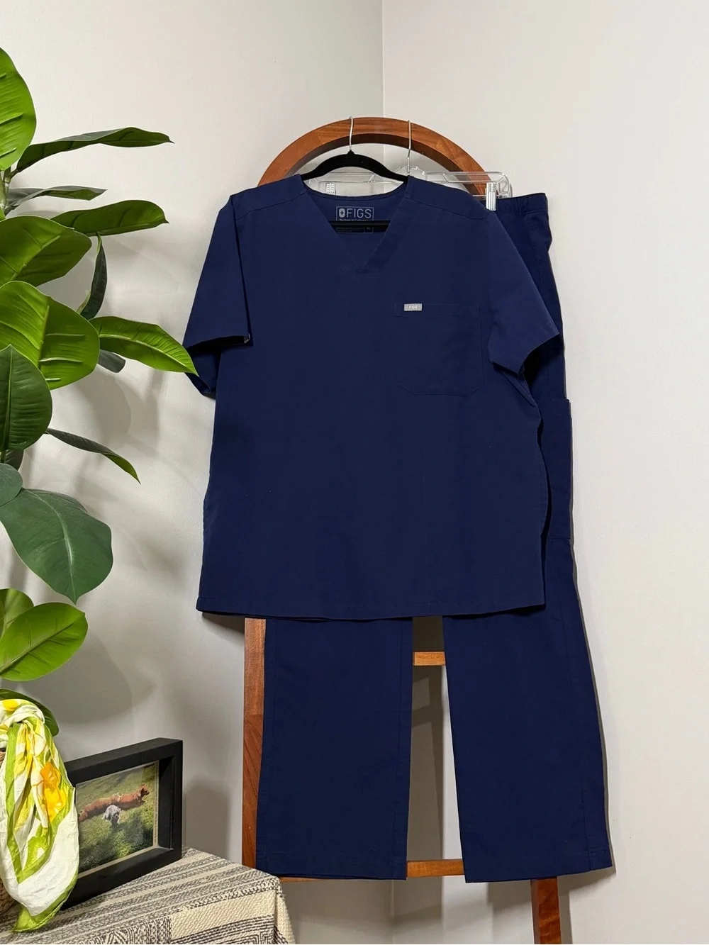 Figs XL Navy Blue Chisec Top and Cairo Pant Men's Scrub Set